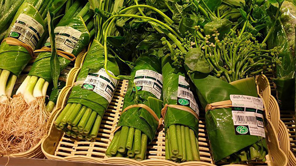 Siêu[-]thị[-]Thái[-]Lan[-]dùng[-]lá[-]chuối[-]gói[-]thực[-]phẩm